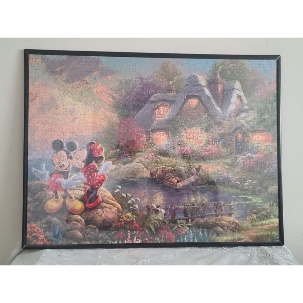 NWOT Disney mickey and Minnie Thomas Kinkade sweetheart framed puzzle